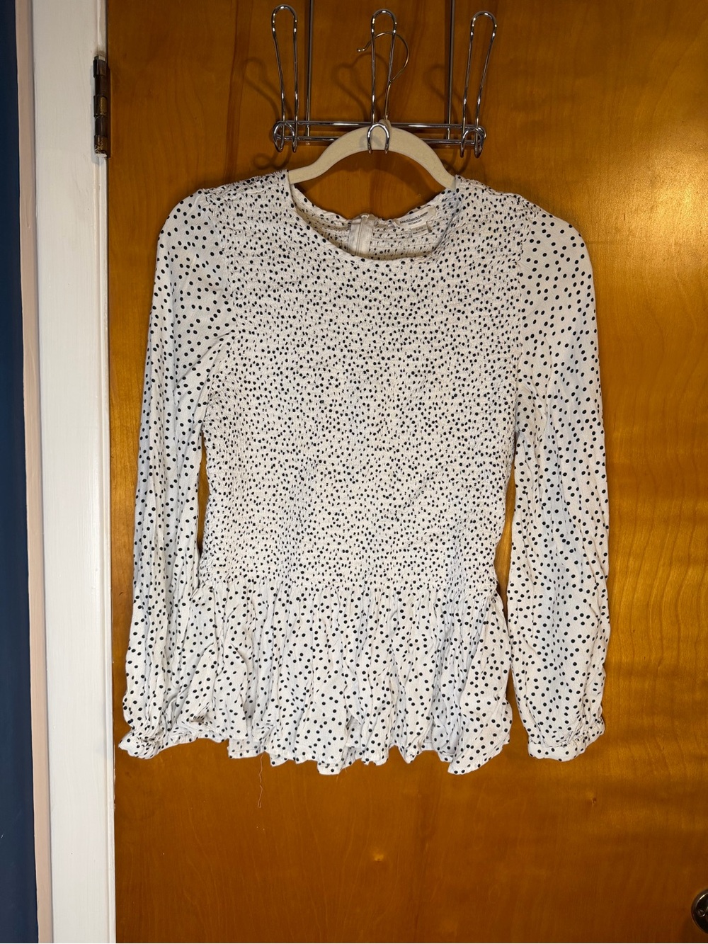 beachlunchlounge White Long-Sleeve Smocked Peplum Top with Black Dot Print